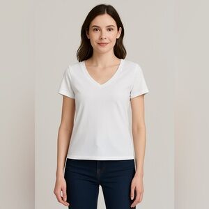 Eddie Bauer White V-Neck T-Shirt – Size M